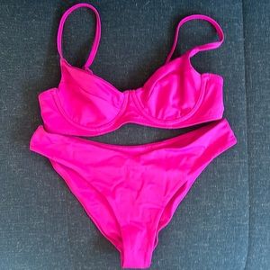 Vetchy Magenta Size Small Two Piece Swimsuit